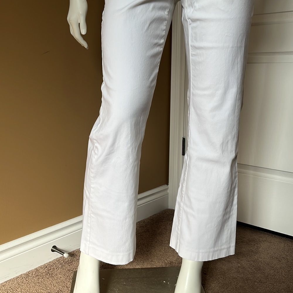 Very comfortable to wear, casual white summer pants. - Picture 3 of 16